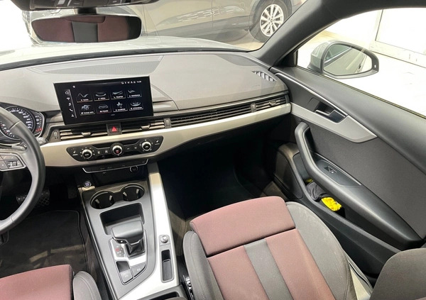 Audi A4 cena 129900 przebieg: 40085, rok produkcji 2020 z Bydgoszcz małe 379